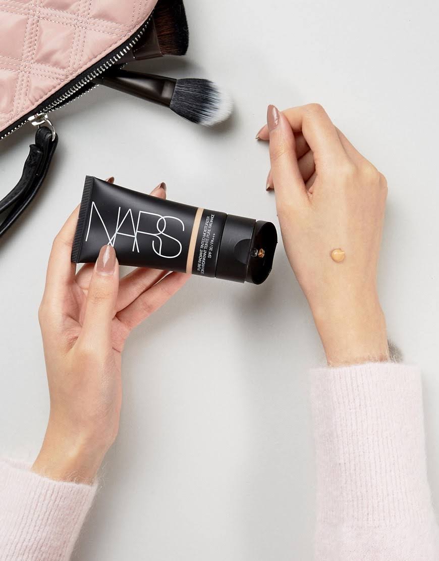 Nars Pure Radiant Tinted Moisturizer SPF30 Foundation - Groenland
