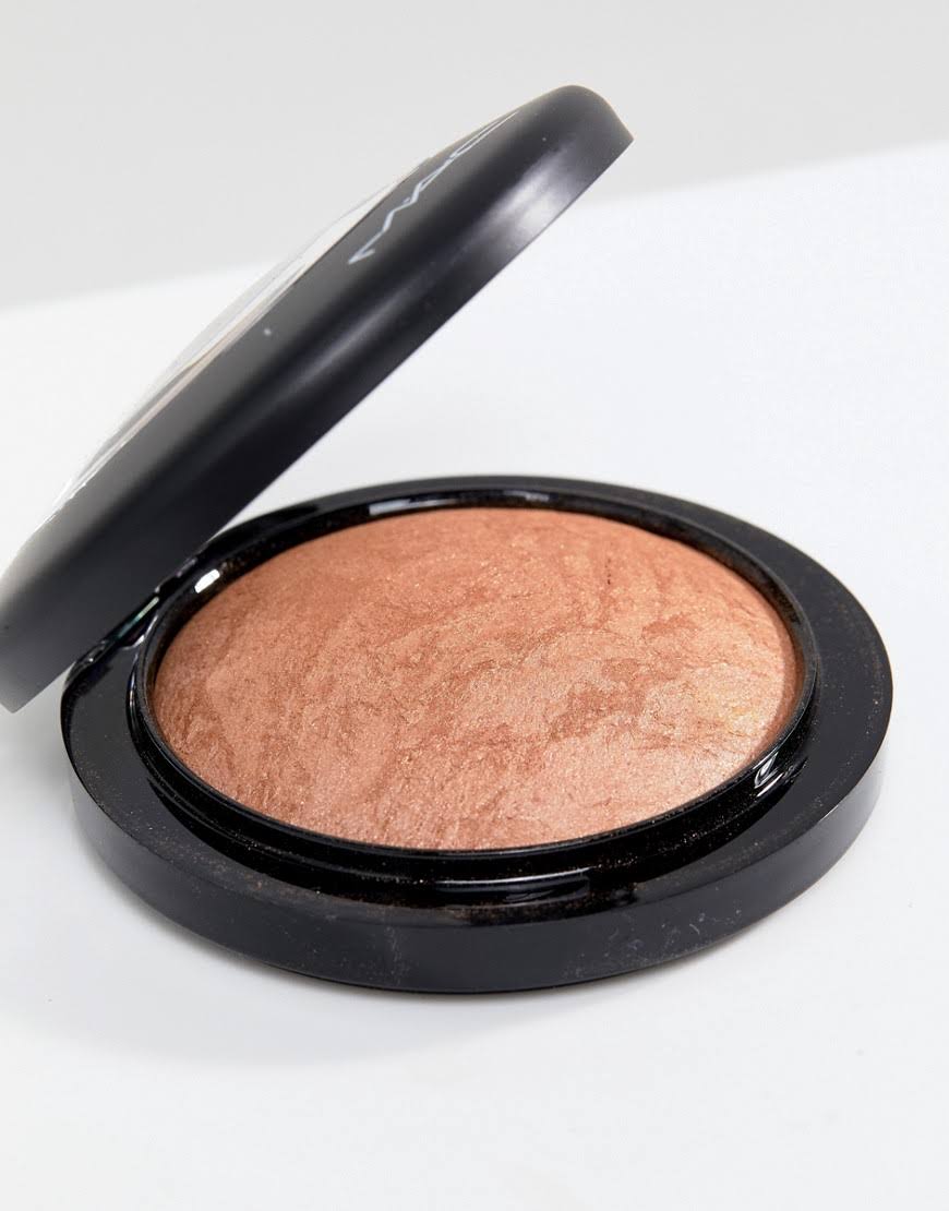 MAC Mineralize Skinfinish - Global Glow